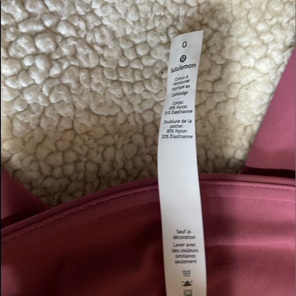 Lulu lemon leggings with pockets.